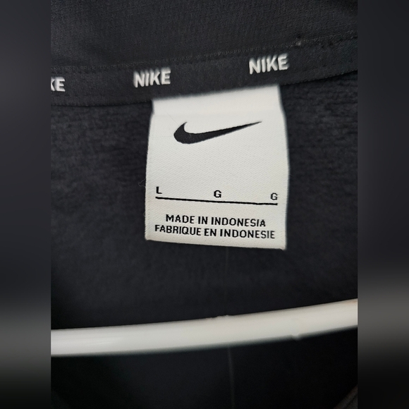 NWT | Nike | Black | "Softball" | Womens | Large | Pull-over - Picture 2 of 3